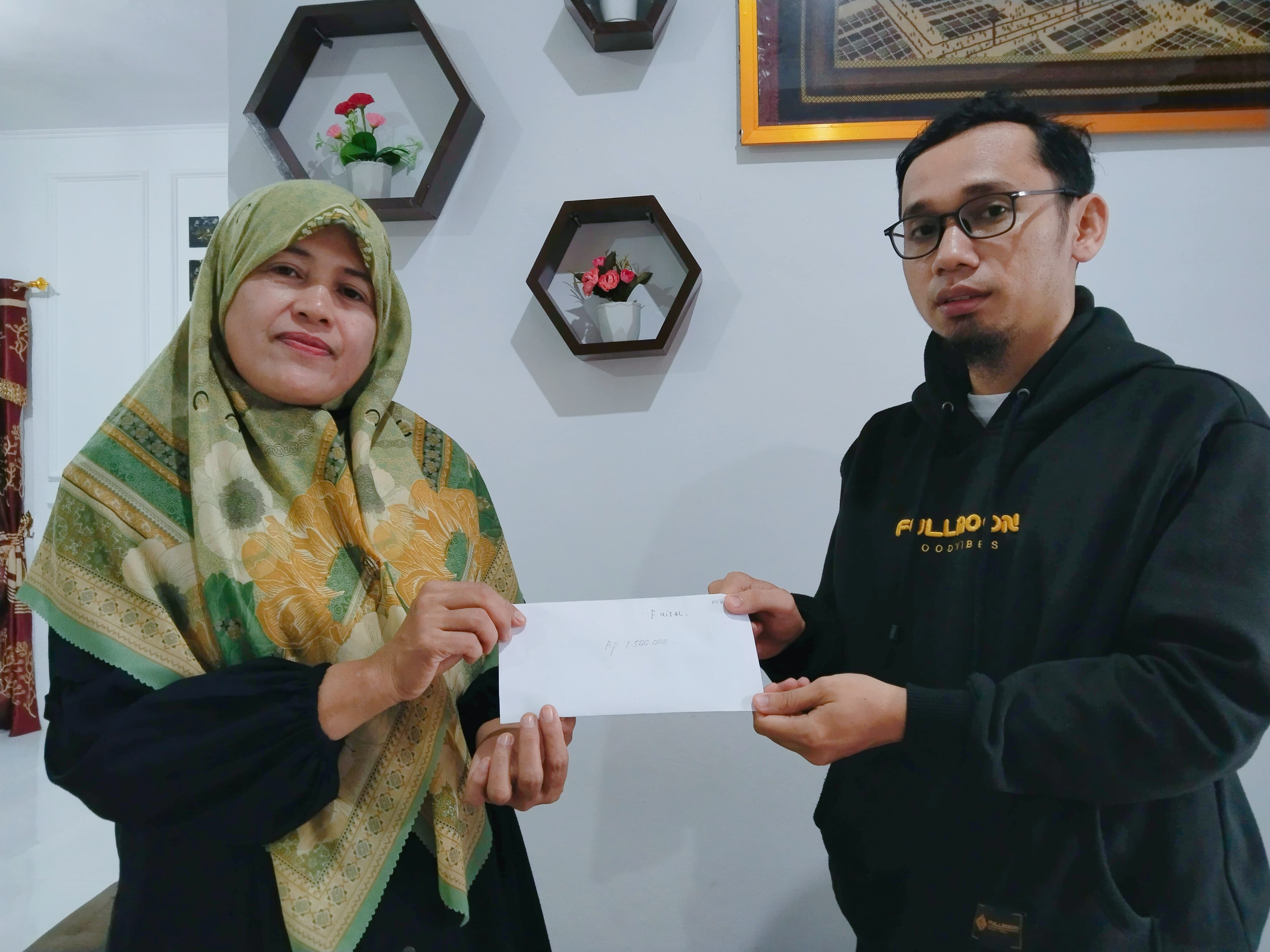 Sumbangan Bencana Bagi Guru dan Siswa MTsS Rambatan yang Terdampak dari Kemenag Tanah Datar